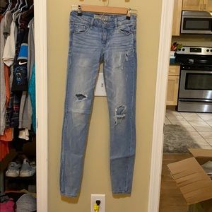 Light wash Distressed Denim Jeans